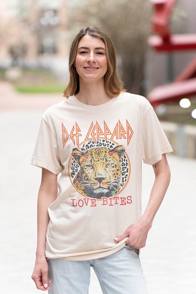 Def Leppard Love Bites Hysteria 1987 Graphic T-Shirt Unisex Adult - Vintage Tee
